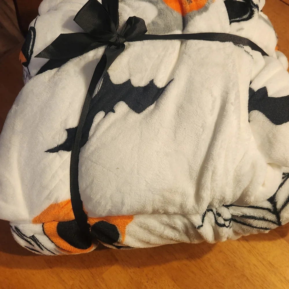 Disney Halloween Blanket Soft Plush Mickey & Minnie Mouse Full/Queen 90x90